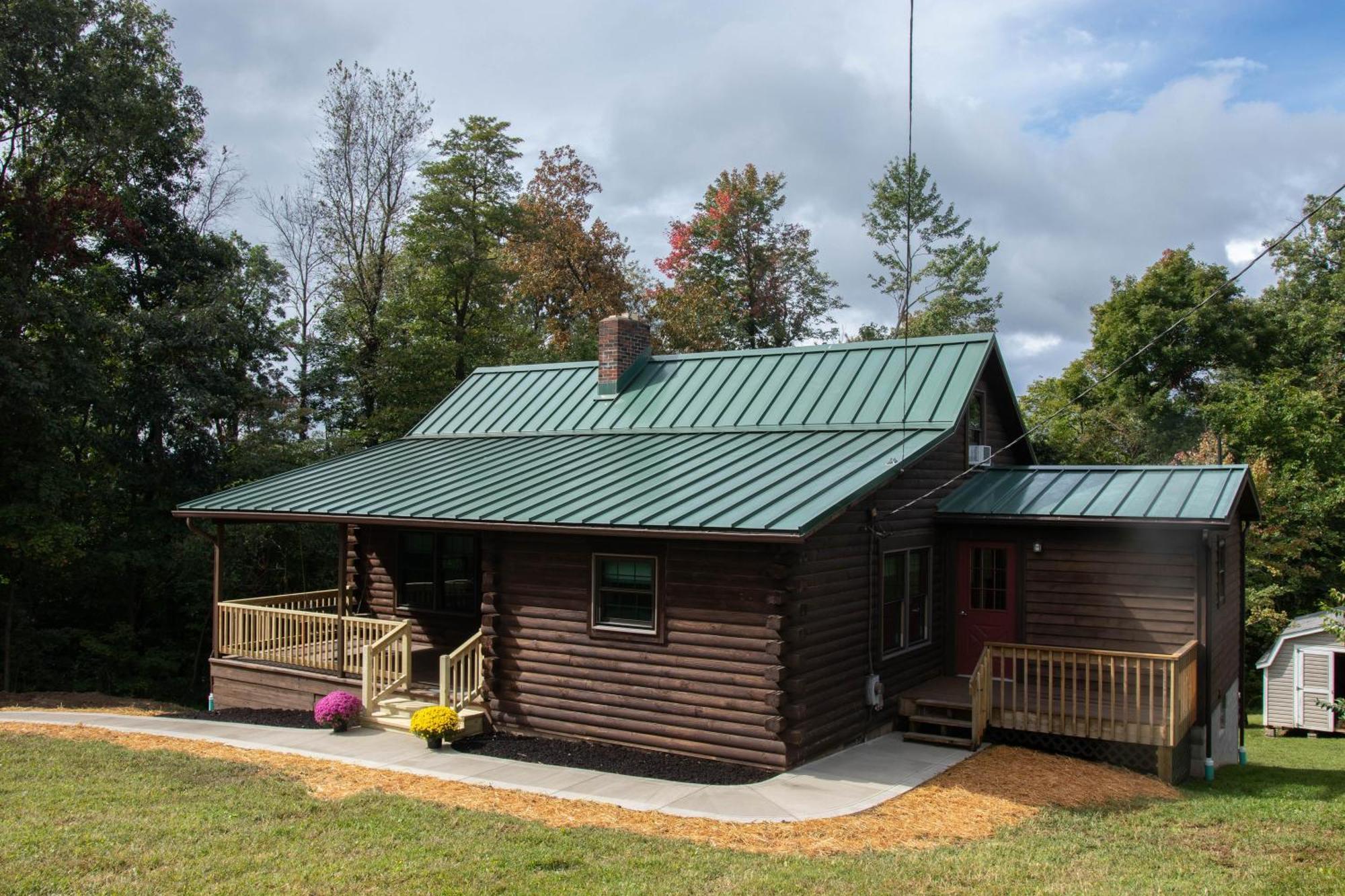 Maple Leaf Cabin Villa Millersburg Exterior photo